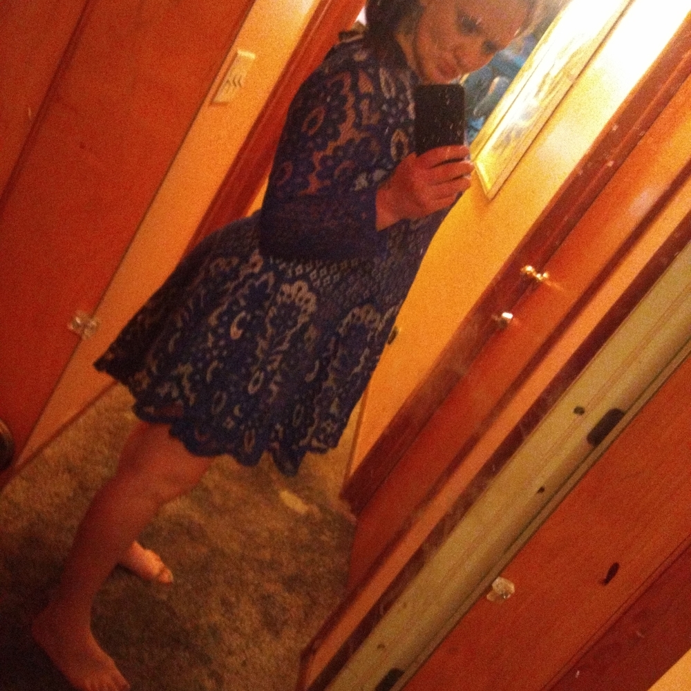 The pyramid collection blue lace Dress
